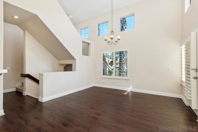 12646 Springbrook Dr, San Diego CA: https://media.crmls.org/mediaz/15854cd9-8ee3-4ecb-84f1-72b55c44e291.jpg