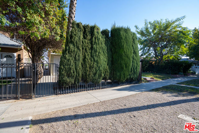 1314 North Hollywood Way photo 2