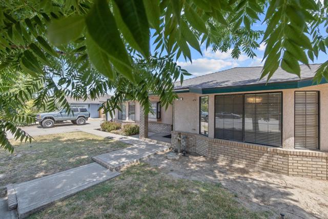 300 W Adrian Way, Hanford CA: https://media.crmls.org/mediaz/1585c1cb-b35e-4b3f-b774-65937fbc80c1.jpg