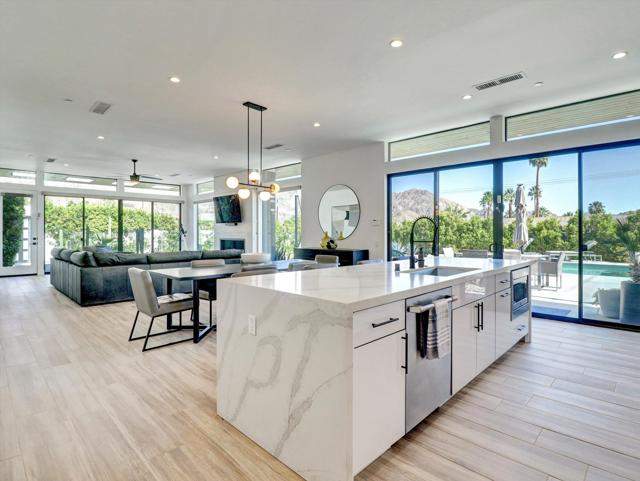 54050 Avenida Obregon, La Quinta CA: https://media.crmls.org/mediaz/1586212f-54ee-4a2b-84a7-c899ddc90653.jpg