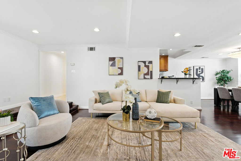 321 N Oakhurst Drive #203