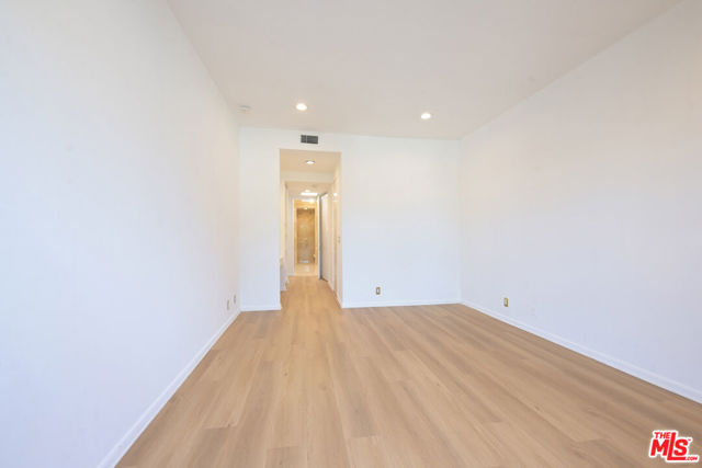 234 S Gale Drive, Beverly Hills CA: https://media.crmls.org/mediaz/158892b0-0a82-4b9b-b571-7deb6950bfbc.jpg