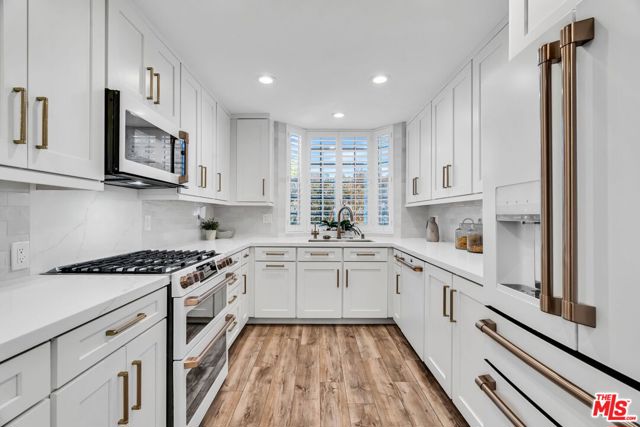 14106 Dickens Street, Sherman Oaks CA: https://media.crmls.org/mediaz/1588c6fa-8005-40f1-a92b-03ffe0c63d0c.jpg
