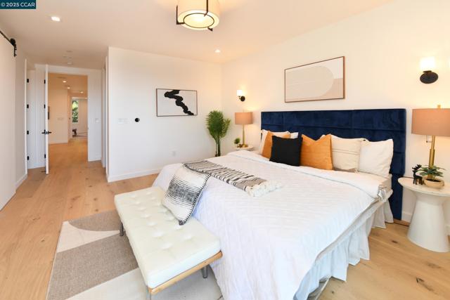 3169 Washington St, San Francisco CA: https://media.crmls.org/mediaz/1589bded-5a76-4f5e-8421-906bd6e8e52b.jpg