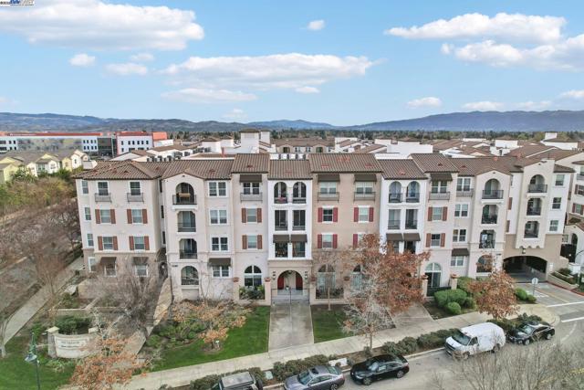 3240 Maguire Way, Dublin CA: https://media.crmls.org/mediaz/1589cea9-1500-4683-a2d9-d960a09b7f05.jpg