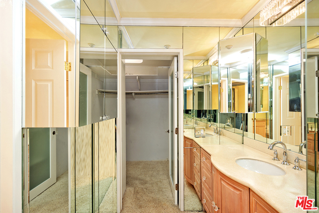 575 ESPLANADE, Redondo Beach, California 90277, 2 Bedrooms Bedrooms, ,2 BathroomsBathrooms,Residential,Sold,ESPLANADE,17203212