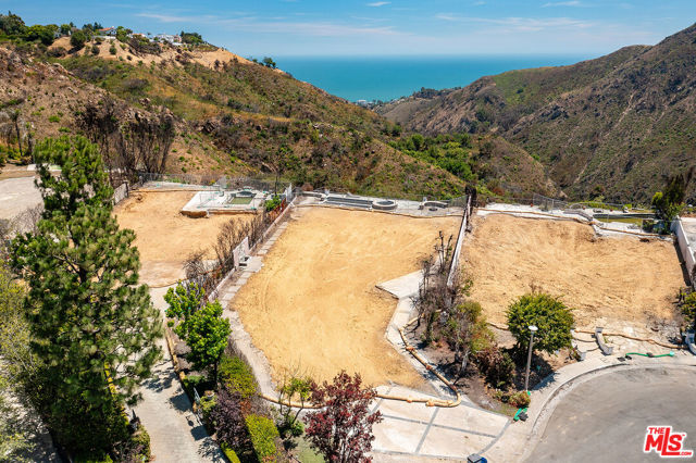 1120 Cumbre Alta Court, Pacific Palisades CA: https://media.crmls.org/mediaz/158a68b1-9341-4331-b54f-71ba076b015b.jpg