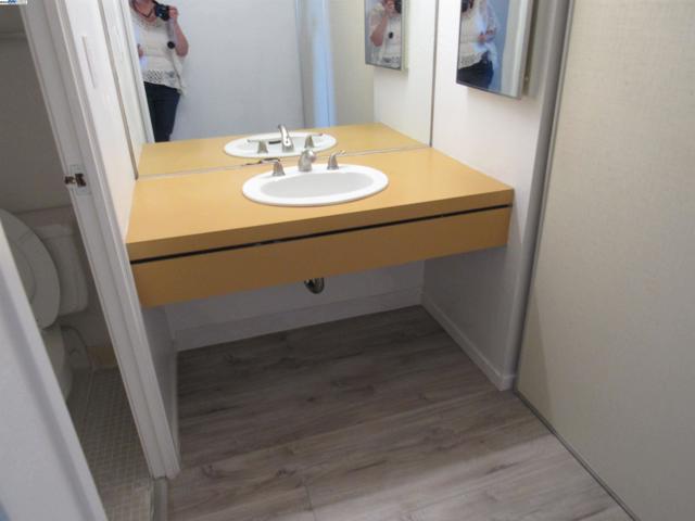 3909 Stevenson Blvd, Fremont CA: https://media.crmls.org/mediaz/158ad9d8-3485-4bc2-8d6f-0ce70503823a.jpg