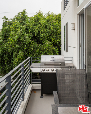 205 IRENA Avenue, Redondo Beach, California 90277, 5 Bedrooms Bedrooms, ,4 BathroomsBathrooms,Residential,Sold,IRENA,17275834