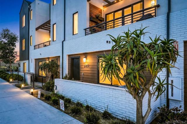 6861 Secano St, San Diego CA: https://media.crmls.org/mediaz/158bb69e-1508-4bd6-a569-af151981aed0.jpg
