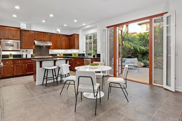 Detail Gallery Image 12 of 50 For 523 Samuel Ct, Encinitas,  CA 92024 - 4 Beds | 4/1 Baths