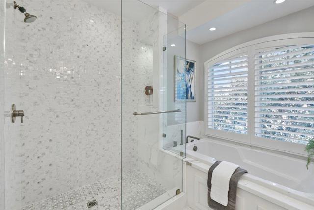 900 Roble Avenue, Menlo Park CA: https://media.crmls.org/mediaz/158bff19-c48f-4743-81ec-5a998548ac02.jpg