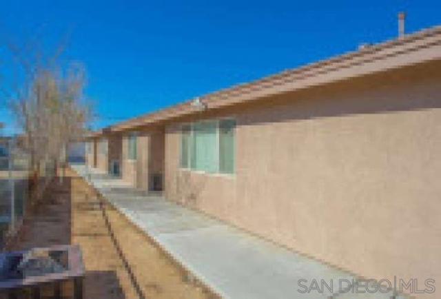 16475 Vine St, Hesperia, California 92345, ,Multi-Family,For Sale,Vine St,240025582SD