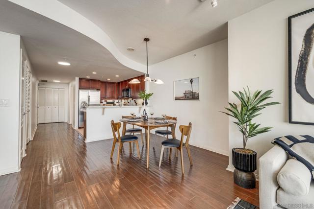 510 1st Ave, San Diego, California 92101, 1 Bedroom Bedrooms, ,2 BathroomsBathrooms,Condominium,For Sale,1st Ave,250020134SD