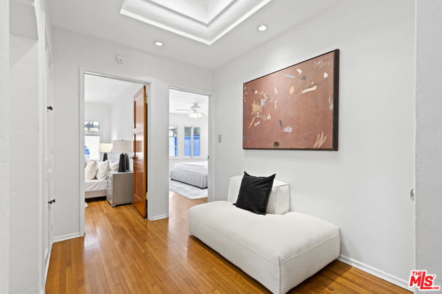 1335 S Sierra Bonita Avenue, Los Angeles CA: https://media.crmls.org/mediaz/158cc52d-aa48-416c-a69a-7518dac25bdd.jpg