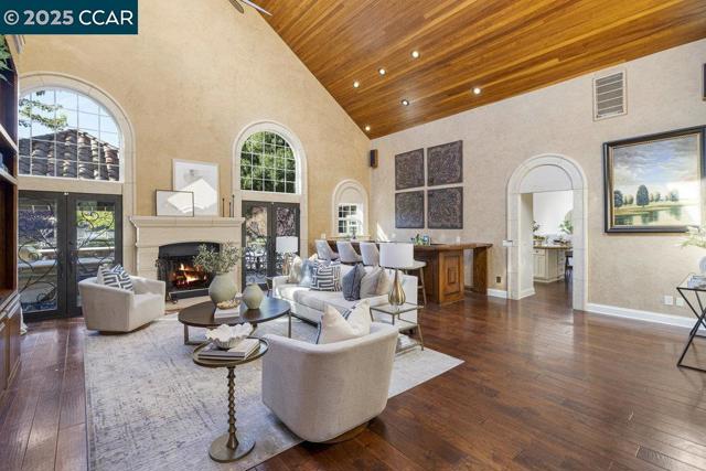 5655 Bruce Dr, San Ramon CA: https://media.crmls.org/mediaz/158d17ca-7003-4ceb-bab4-e96358fc75f4.jpg