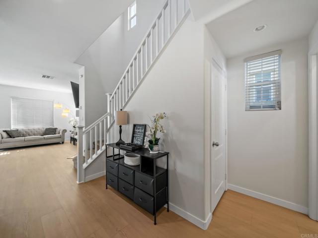 Detail Gallery Image 3 of 40 For 3416 Paseo De Fuentes, National City,  CA 91950 - 3 Beds | 2/1 Baths