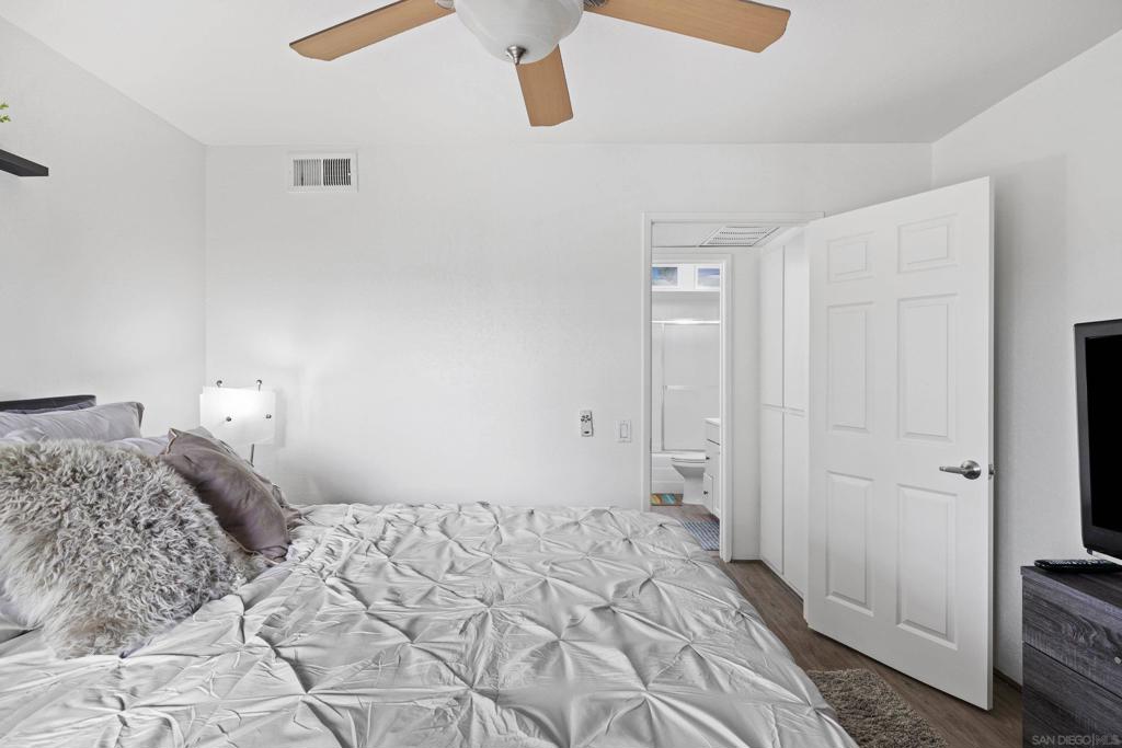 6406 Friars Rd. - photo 12
