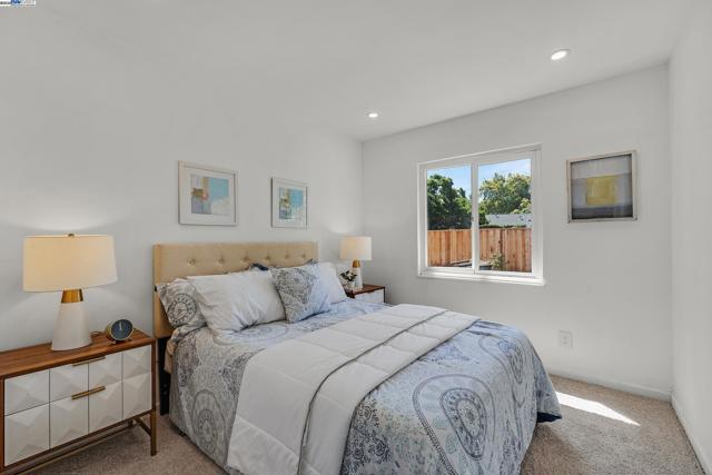 15833 Via Toledo, San Lorenzo CA: https://media.crmls.org/mediaz/158eaf78-aeee-465b-8a71-d11a351387b4.jpg