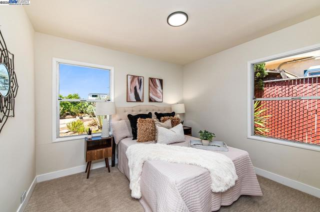 17673 Dorson Ln, Castro Valley CA: https://media.crmls.org/mediaz/159023a1-8079-433d-b116-d49bd1e6bd1f.jpg
