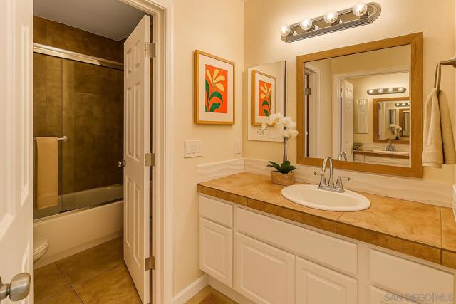 13034 Wimberly Sq, San Diego CA: https://media.crmls.org/mediaz/159070c7-a7c5-4e0b-9e29-2302dd1978ac.jpg
