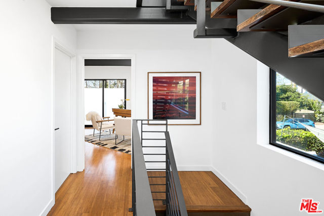 746 Brooks Avenue, Venice CA: https://media.crmls.org/mediaz/1590bbd8-933b-45af-8e0d-89540c3db343.jpg