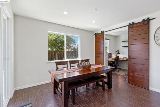 2469 Talaria Dr, Oakley CA: https://media.crmls.org/mediaz/1590e465-b58b-41e7-ab07-bc264061b805.jpg