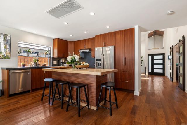 Detail Gallery Image 6 of 25 For 1601 Tucker Ln, Encinitas,  CA 92024 - 4 Beds | 2 Baths