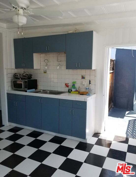 6640 Leland Way, Los Angeles CA: https://media.crmls.org/mediaz/1592a13a-d577-4c3d-81ac-9751f3aecb72.jpg