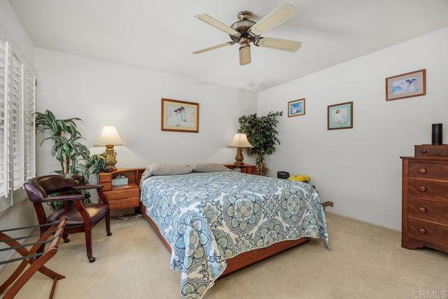 5015 Alicante Way, Oceanside CA: https://media.crmls.org/mediaz/1592cd50-9aec-4af1-bf78-9ff07982385c.jpg