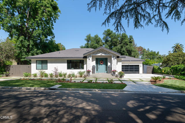 4428 Oakwood Avenue, La Canada Flintridge CA: https://media.crmls.org/mediaz/1592de05-bab5-4527-9917-0d0dcd87a85f.jpg
