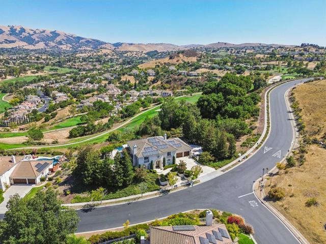 5142 Eastbourne Drive, San Jose CA: https://media.crmls.org/mediaz/1593094f-14b7-44a8-a95f-27e998ccc6e2.jpg