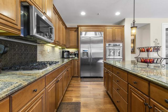 7787 Britt Pl, Santee CA: https://media.crmls.org/mediaz/1593f122-84e1-4f6a-bd5a-6d8755211f52.jpg