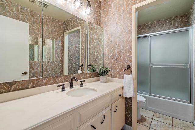 17109 Cloudcroft Dr, Poway CA: https://media.crmls.org/mediaz/1593ff6c-9feb-41b2-a126-609f402022eb.jpg
