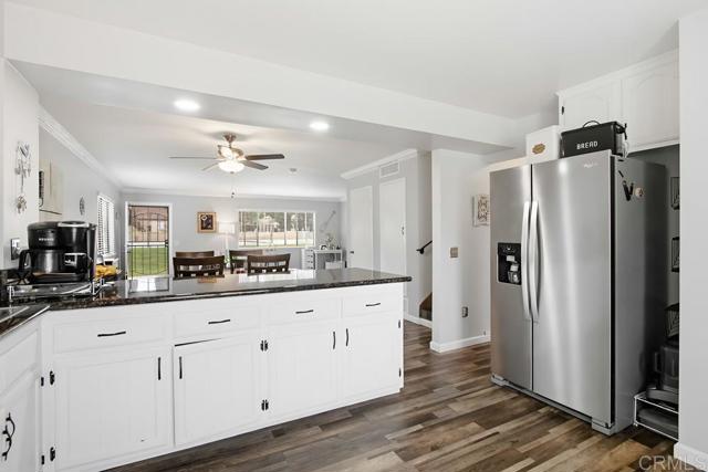 3612 Fairlomas Road, National City CA: https://media.crmls.org/mediaz/159407eb-2a7e-4ec3-b8c1-20f16976e886.jpg