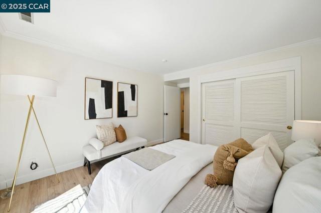 742 Wesley Way, Oakland CA: https://media.crmls.org/mediaz/15943575-37ac-459c-a767-5c013f196ac8.jpg