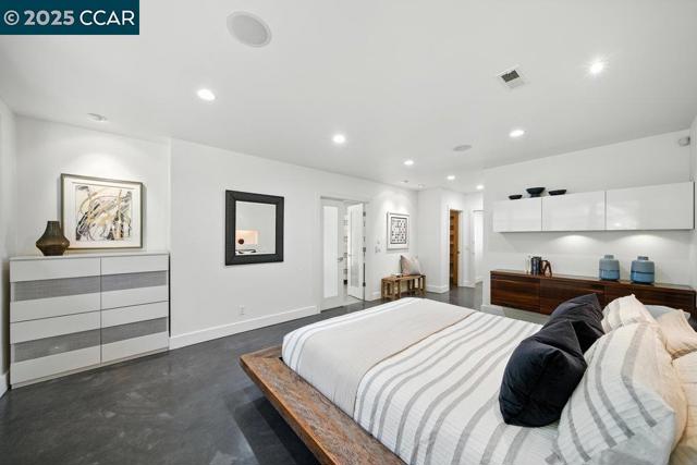 1341 Juanita Dr, Lafayette CA: https://media.crmls.org/mediaz/15953514-4e44-434a-848c-72c90f5d6cdb.jpg