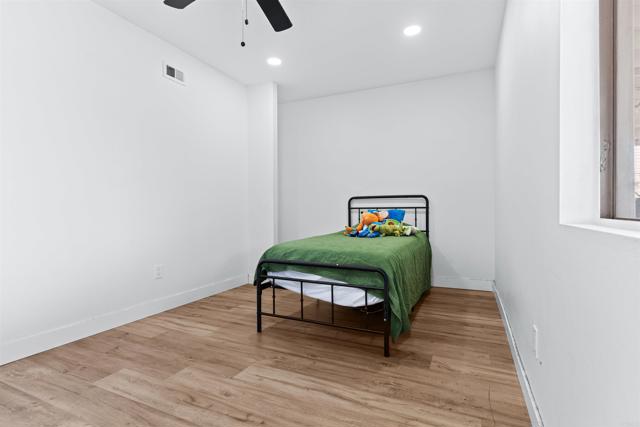 Detail Gallery Image 7 of 44 For 1607 Ginsberg Ct, San Diego,  CA 92114 - 4 Beds | 2 Baths