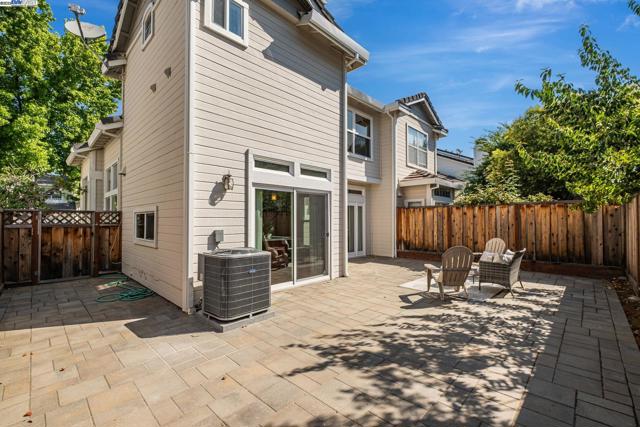 5406 Ontario Cmn, Fremont CA: https://media.crmls.org/mediaz/1596c668-c52b-4a23-b31b-658b7c5fad75.jpg