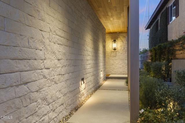 Detail Gallery Image 6 of 70 For 1305 Beachmont, Ventura,  CA 93001 - 4 Beds | 4 Baths