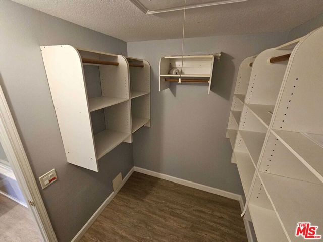 290 Ridgeton Lane, Simi Valley CA: https://media.crmls.org/mediaz/159781f5-3c61-4bfa-82fc-eaac8c1905b2.jpg