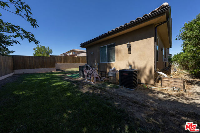 13512 Vose Street photo 8