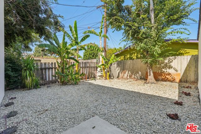 2922 8th Avenue, Los Angeles CA: https://media.crmls.org/mediaz/15979566-b4ae-4b5b-841d-9627ecfc81b9.jpg