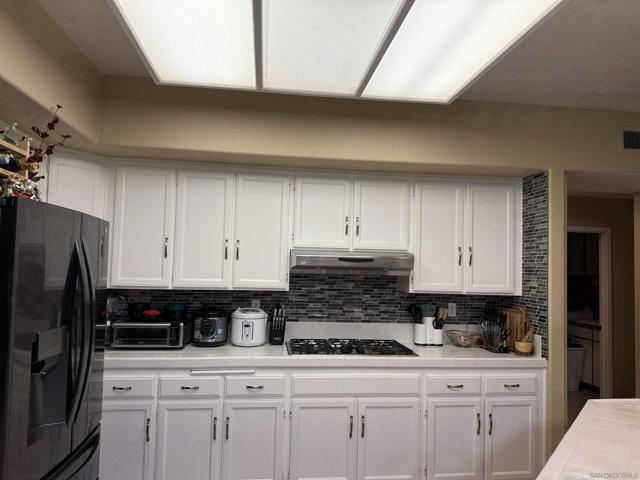 1676 W 11th Ave, Escondido CA: https://media.crmls.org/mediaz/1597cf49-4506-413f-8105-23846b2f5a19.jpg