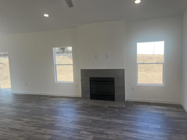 11977 Raceway, Lakeside CA: https://media.crmls.org/mediaz/1597e01a-ec70-4dd2-a2c7-def7c0063a20.jpg