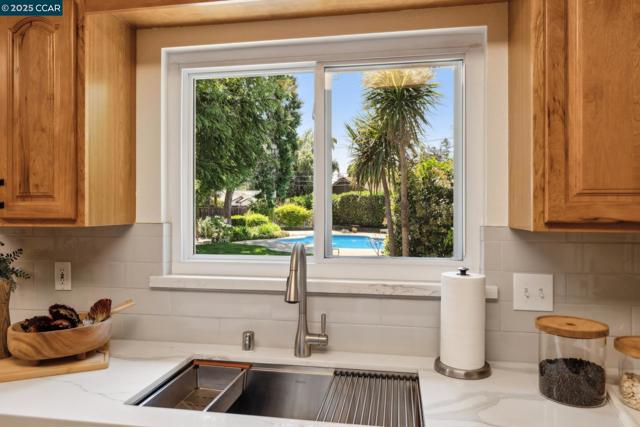 Image 12 of 60 For 3044 Santa Maria Dr