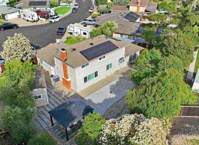 11593 Ladera Ct, Dublin CA: https://media.crmls.org/mediaz/1598abb6-88e3-4265-9c40-46cbf85a3155.jpg