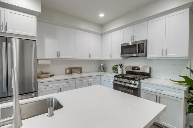 Detail Gallery Image 3 of 55 For 317 Brookside Way, Santee,  CA 92071 - 2 Beds | 2/1 Baths