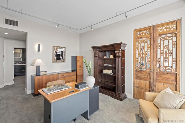 3635 7Th Ave, San Diego CA: https://media.crmls.org/mediaz/15994b08-1db1-49da-a011-e68cf8576e83.jpg