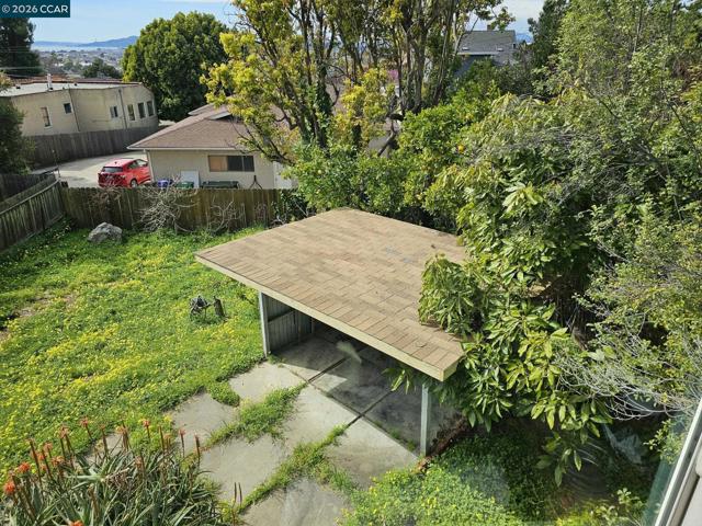 Image 8 of 38 For 627 Kern St  